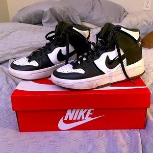 High top Nikes woman’s 8.5